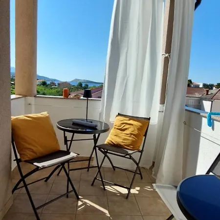 Apartment Leon 2 Banjol